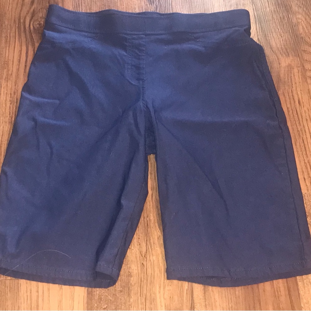 Awesome TAHARI Navy Blue Bermuda Shorts size Medium 8/10